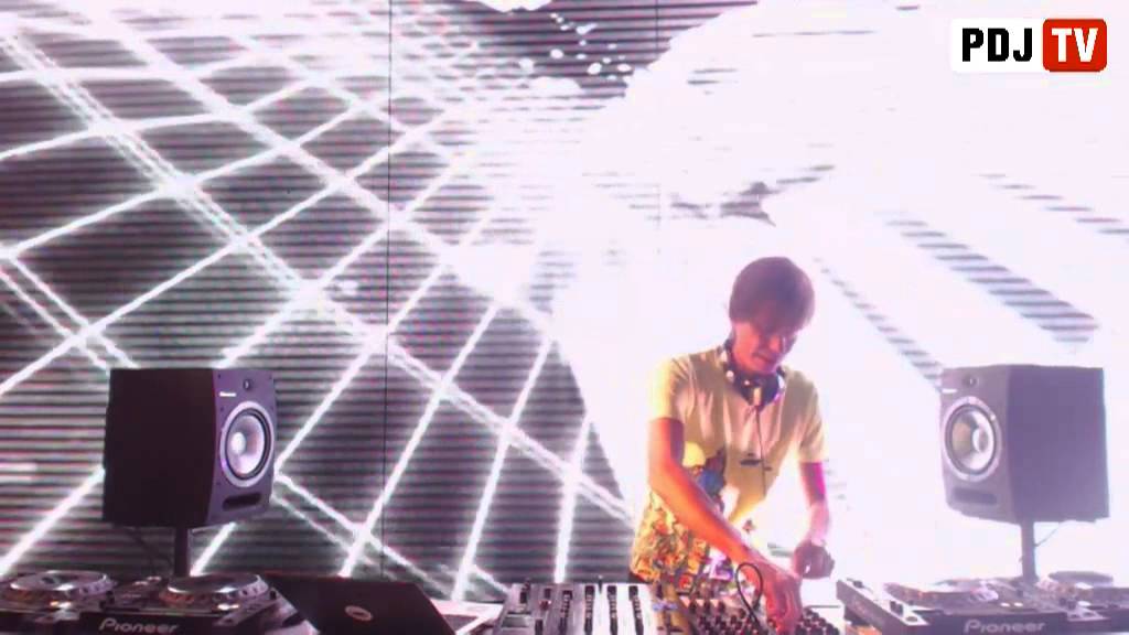 Cosmonaut   live @ PDJTV 6 05 2013