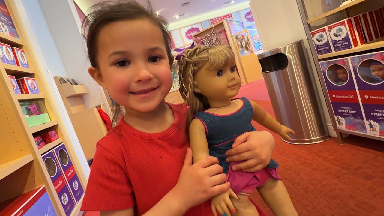 Oak and AMERiCAN GiRL DOLL GO SHOPPiNG AT American GIRL DOLL STORE!!