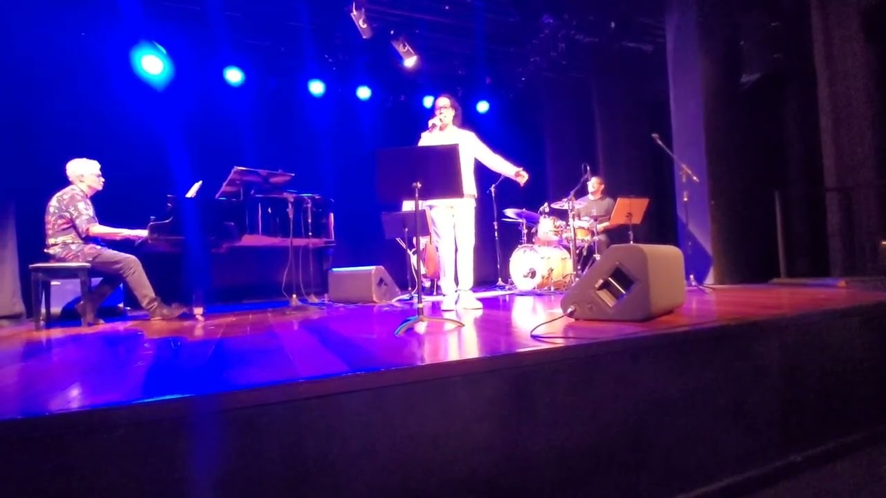 Rubens  Kurin  em Came e Kase de Angela Ro Ro