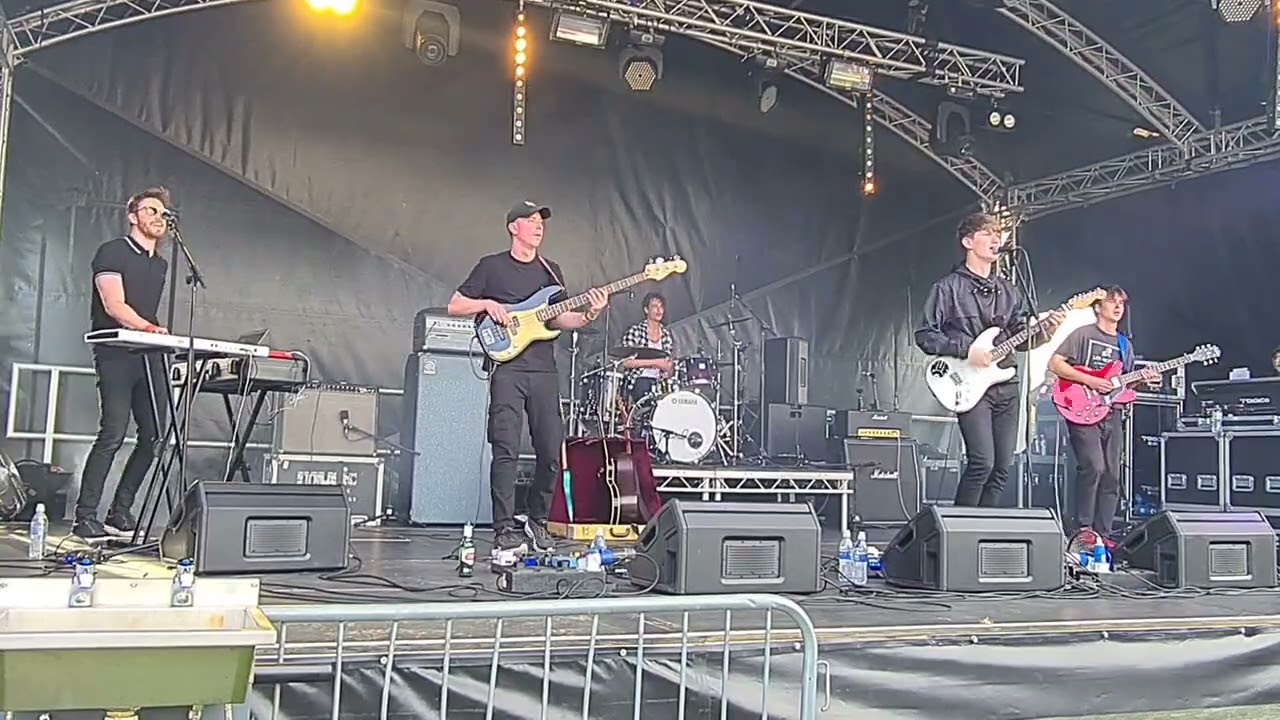 Andrew Cushin - Yeah Yeah Yeah - Bingley Weekender - 08/06/2022