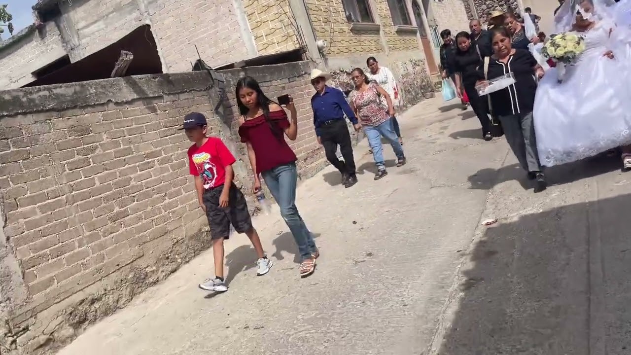 LA NOVIA RUMBO A LA IGLESIA  FEBRERO 22/26
