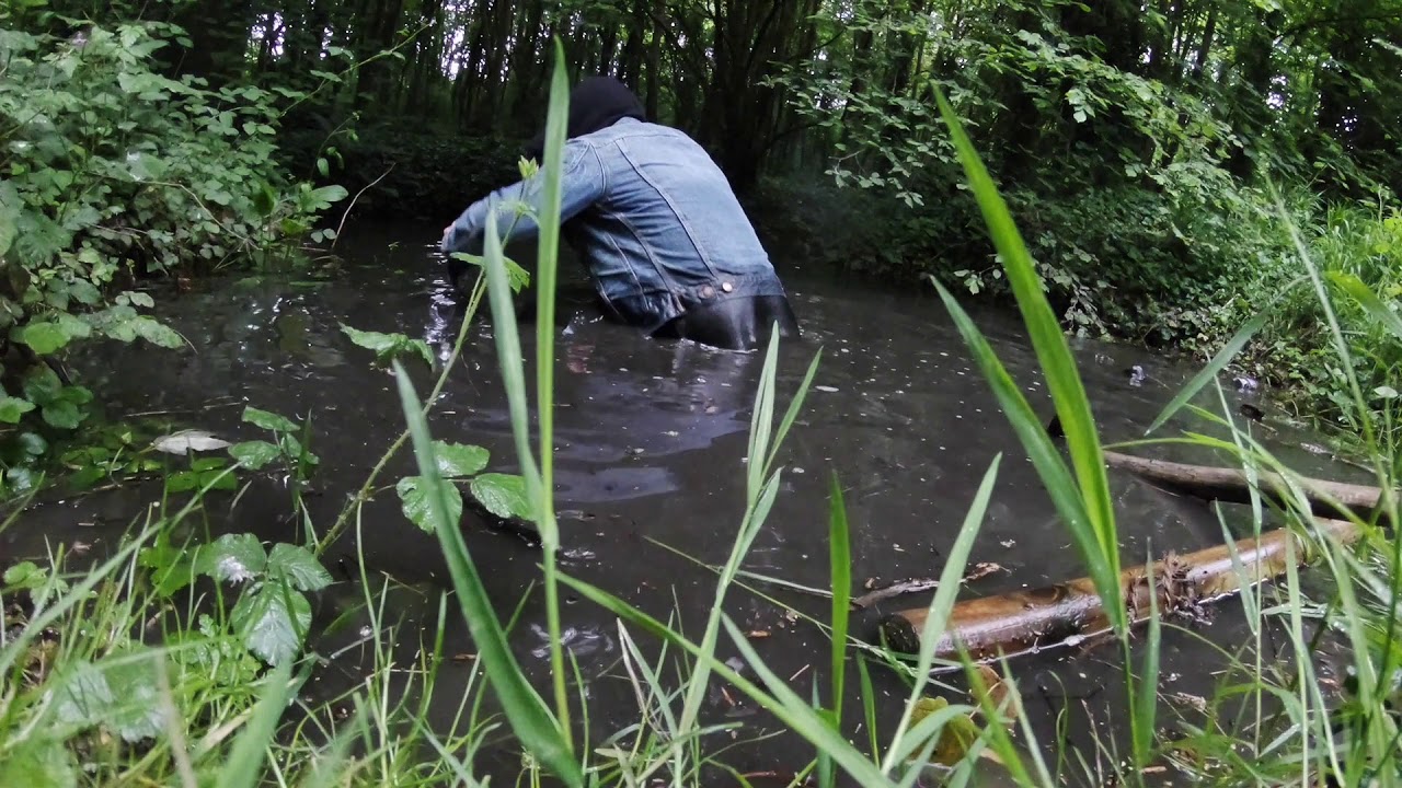 #denim #jeans #mud   🧼 👖 👟 i m so dirty 01/02