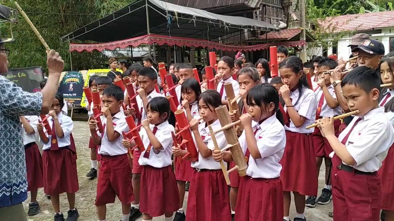 MUSIK BAMBU DI RUMAH ALM ANDANG ARY