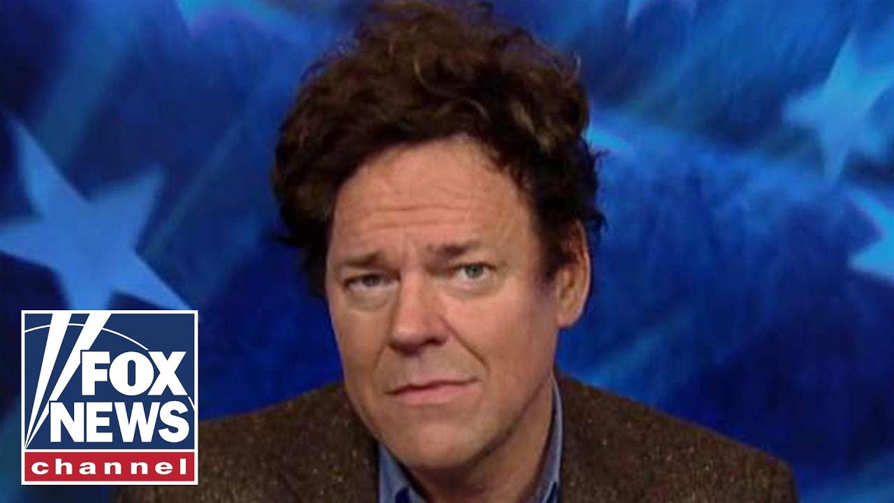 Tucker grills Ocasio-Cortez adviser over 'Green New Deal'