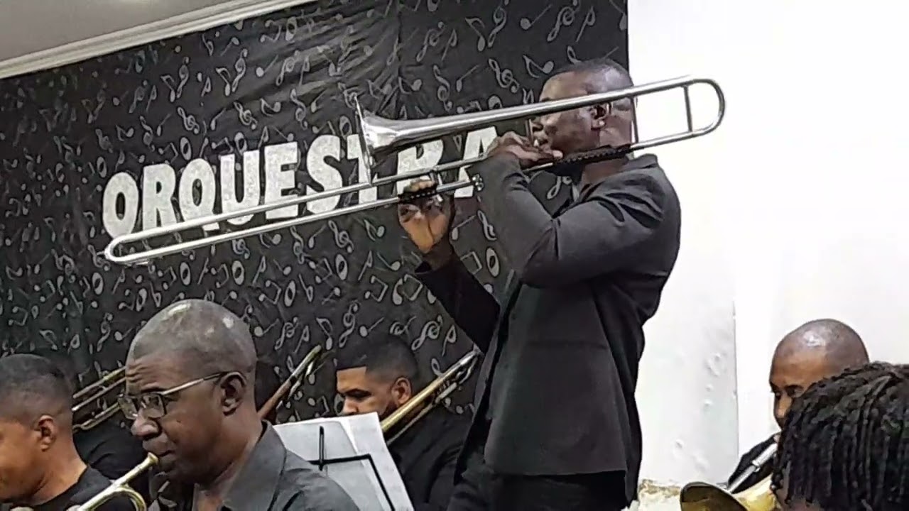Orquestra Kadish tocando Vem com Josué!