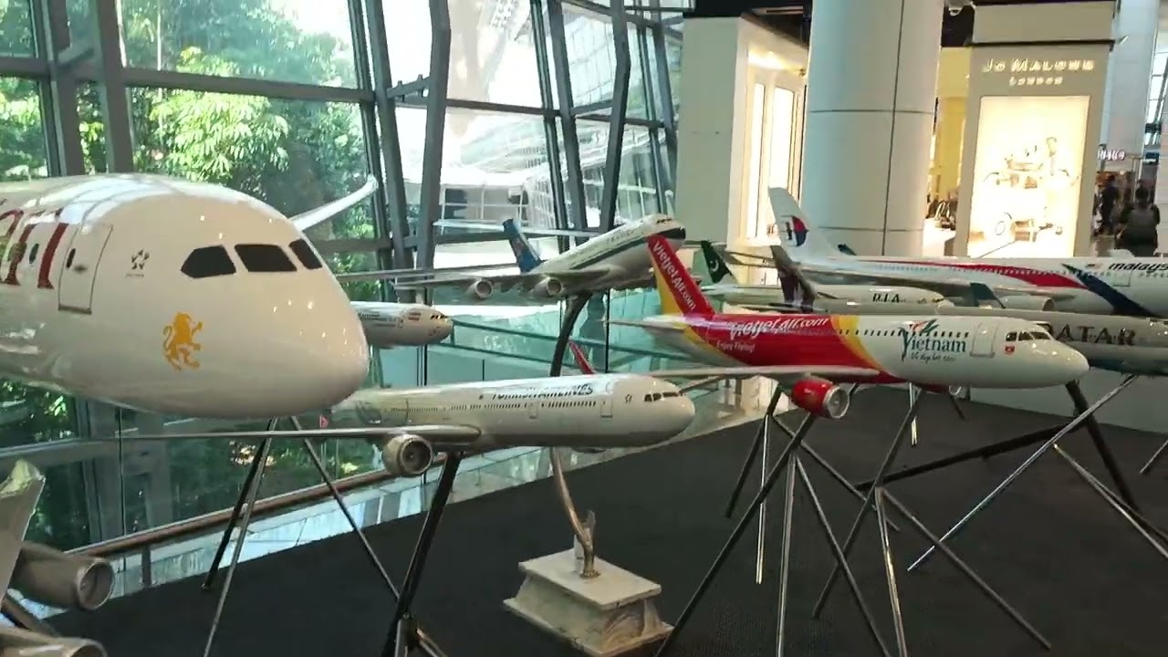 @etihad || @pakistaninternationalairline || #model planes #airborne #airbus #cockpit
