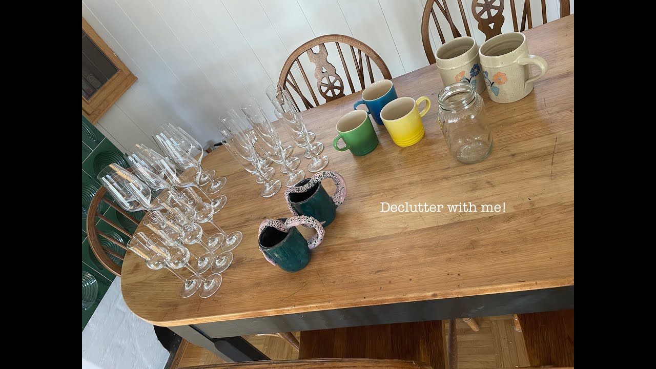 Declutter with me! All glasses and mugs need a refresh!