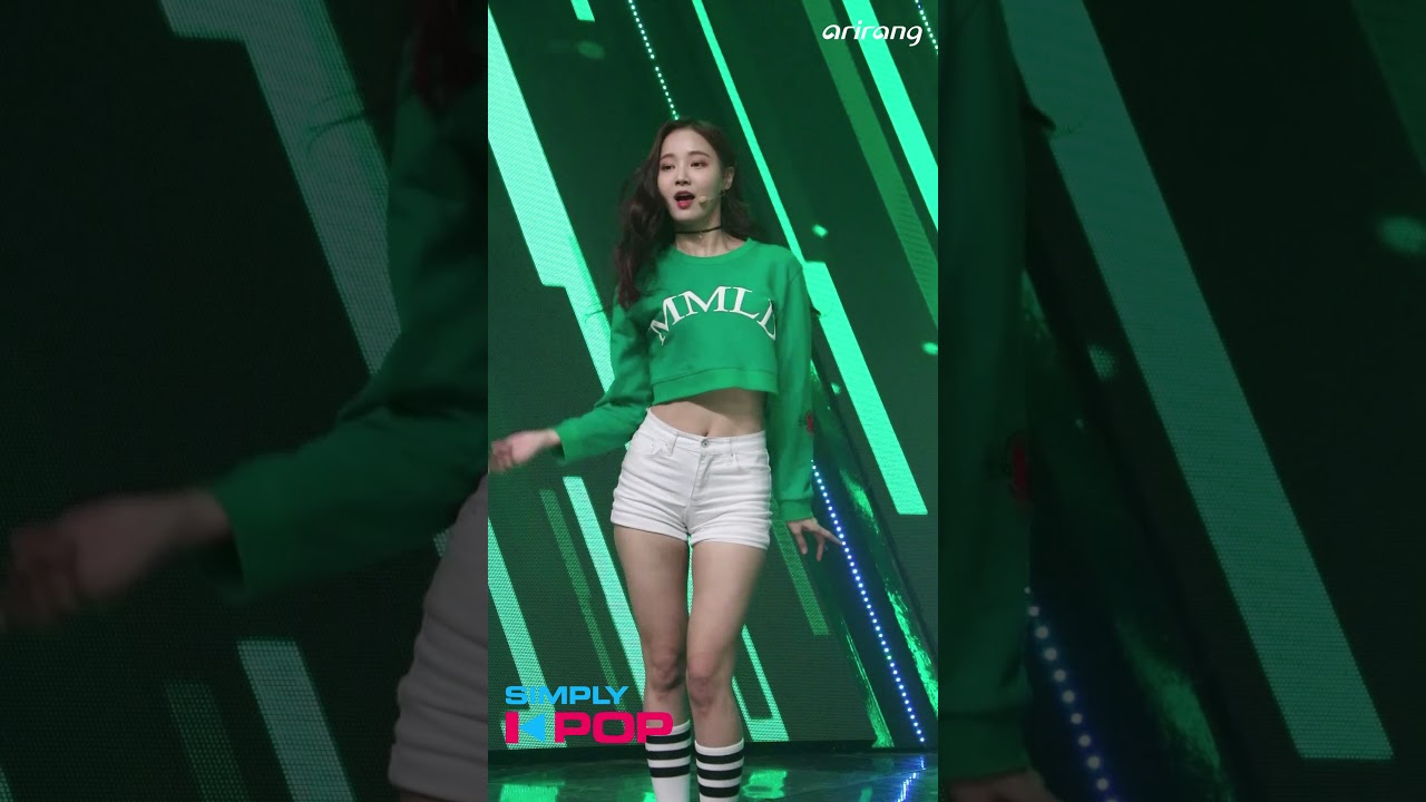 [Fancam/직캠] Yeonwoo(연우) _ MOMOLAND(모모랜드) _ BBoom BBoom(뿜뿜) _ Simply K-Pop _ 020918