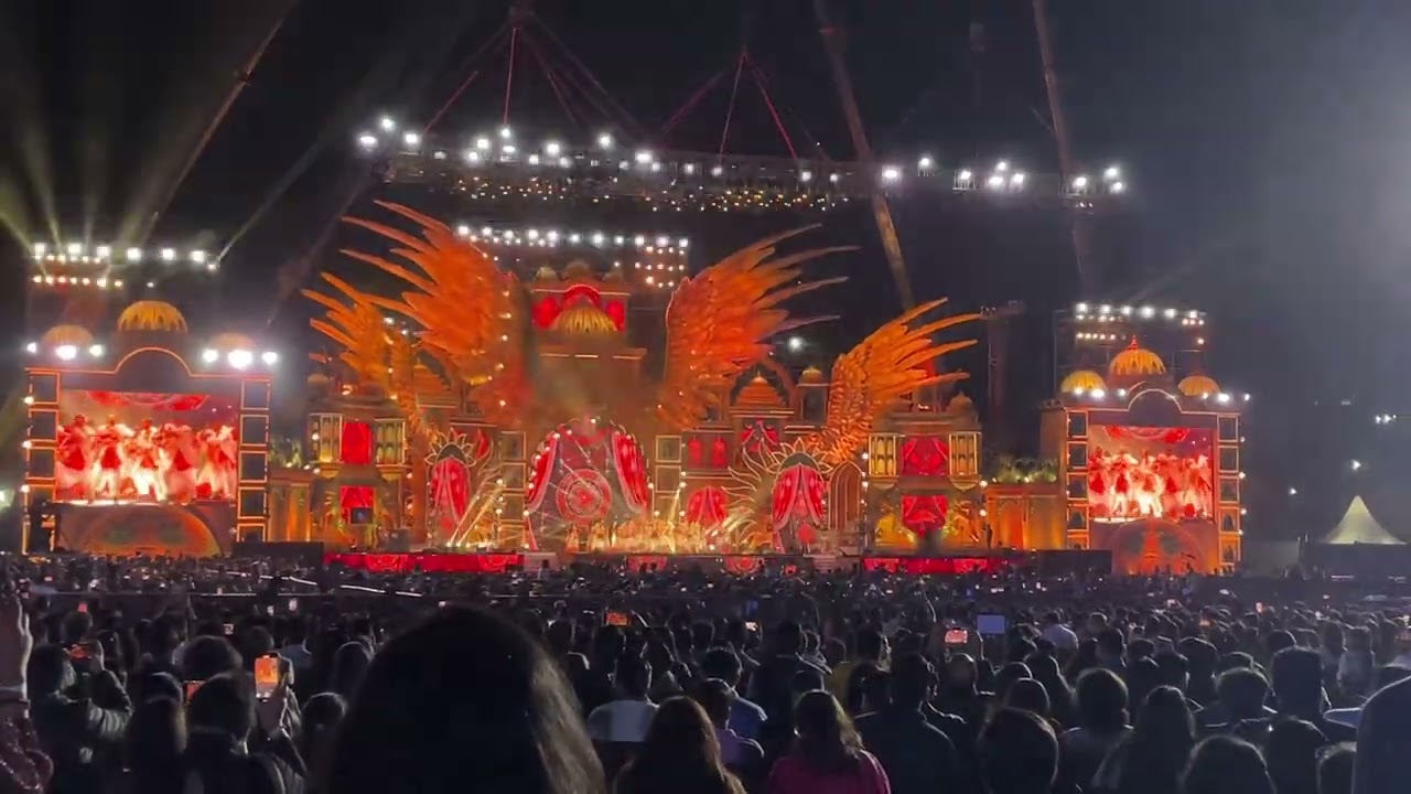 Madhuri Dixit at IIFA 2025 silver jubilee celebration Jaipur India full stage performance