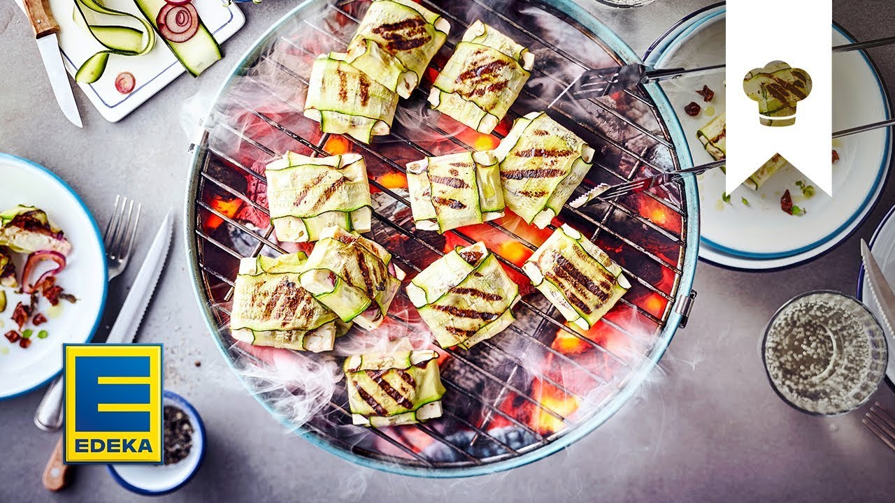Zucchini grillen | Zucchinipäckchen mit Feta, Zwiebeln und Tomaten I EDEKA