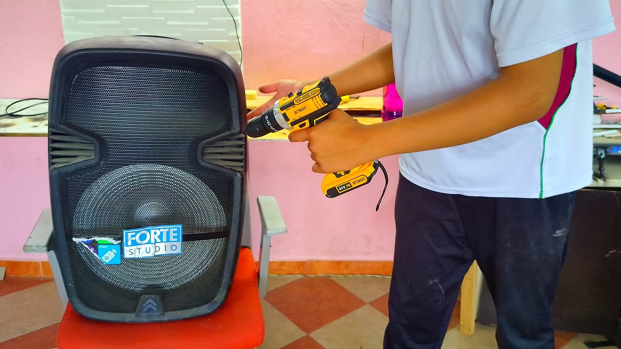 Pensé que era más difícil arreglar esta bocina y funciono a la perfección
