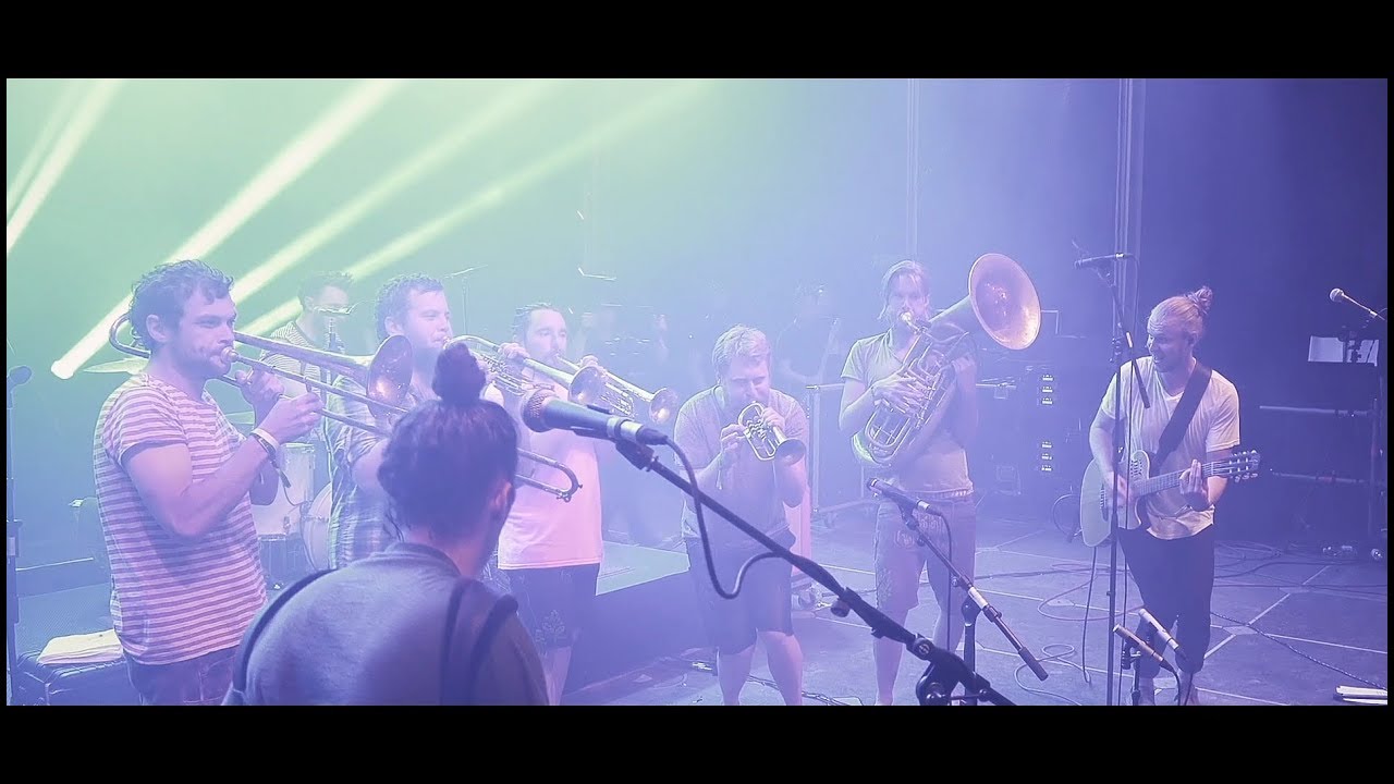 folkshilfe - Huscha feat. LaBrassBanda (live @ Woodstock der Blasmusik)