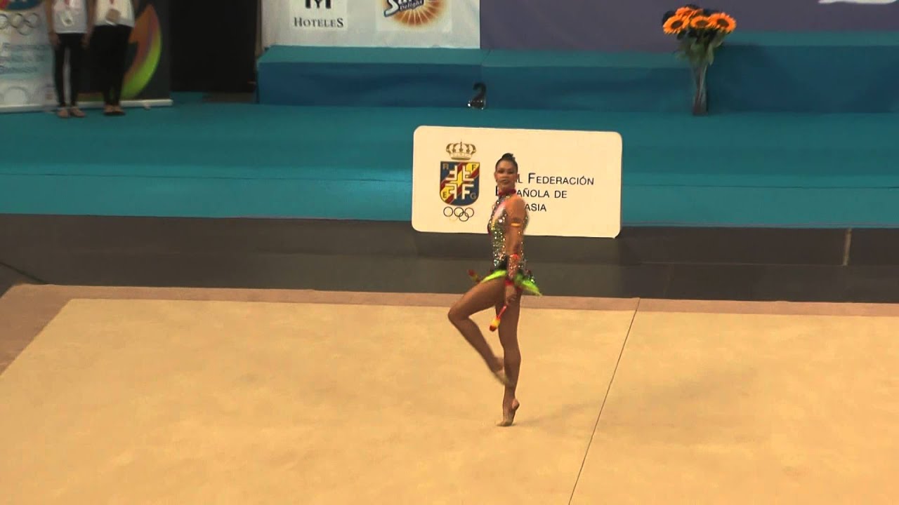 Carolina Rodriguez con mazas, Cto. de España de Gimnasia Ritmica Granada 2014