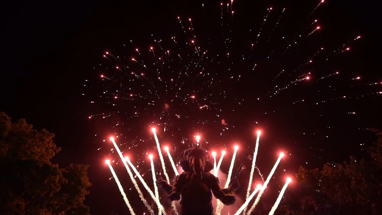 ภาพบรรยากาศ งาน เทศกาลแสงสีเสียง สัมฤทธิ์ สำเร็จ สมปรารถนาขอองค์พ่อพระพิฆเนศ องค์ยืน คลองเขื่อน