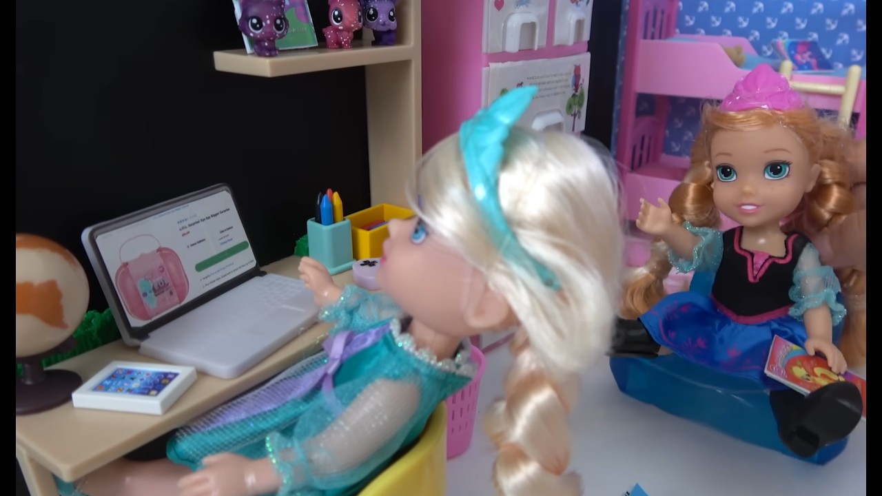 Elsa and Anna toddlers huge surprise!