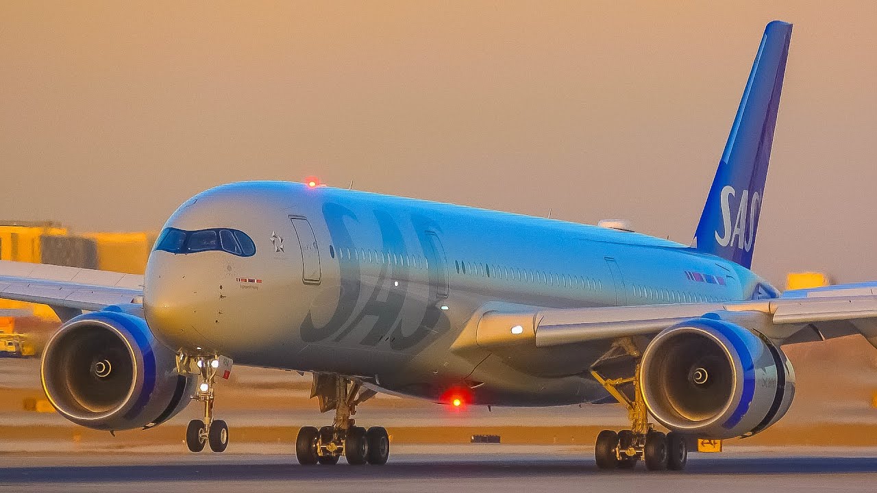 (4K) Stunning Evening Arrivals at Chicago O'Hare Int'l Airport