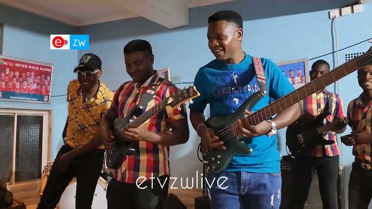 Simon Mutambi ne Cobra Kings Vanovhura Hombe Dzemagitare | Guitar 🎸 Skills 🔥🔥🔥