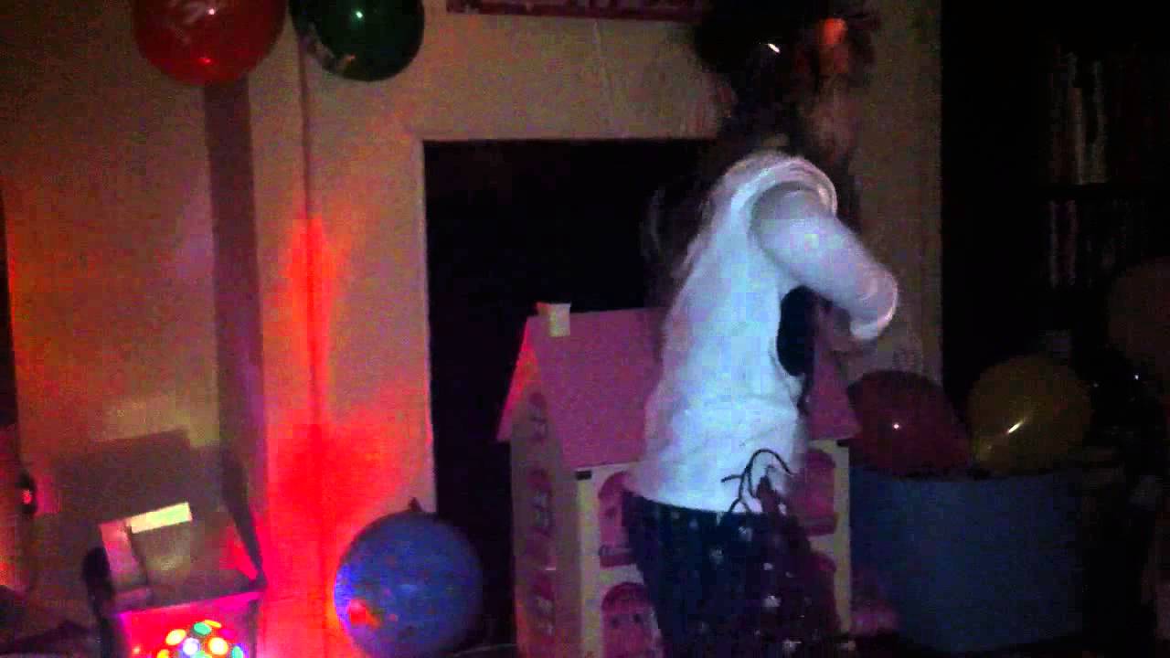 Poppy dancing