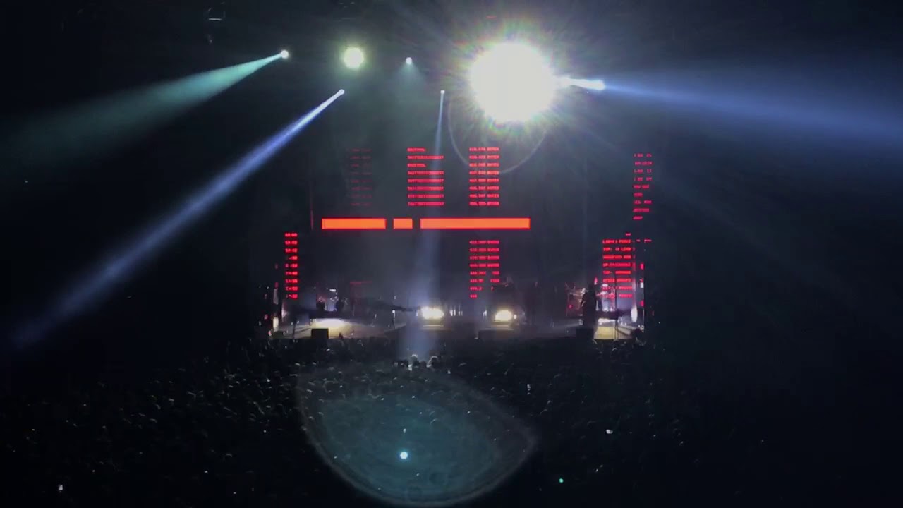 Massive Attack - Unknown (Live @ Istanbul Zorlu PSM) 25.06.2017 VISUAL