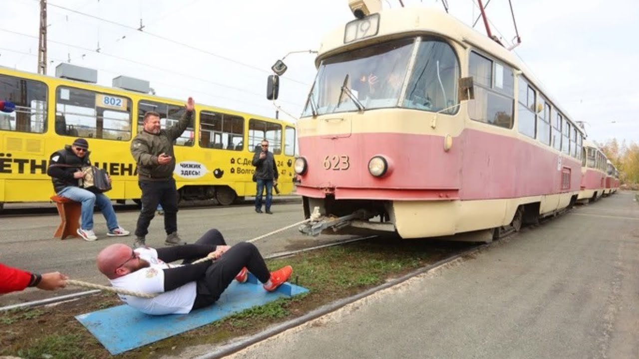 Сильный мужчина в Екатеринбурге угнал 4 вагона.
