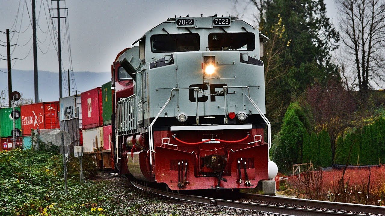 CP 7022 VETERAN SD70ACu Leader, Freshly Washed & Clean! - Matsqui Junction, British Columbia