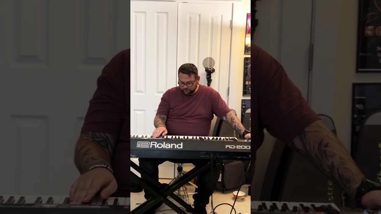 Christian Pearson - This House is Bigger Than Your Old One ft. Leo Margarit - Studio Music Video