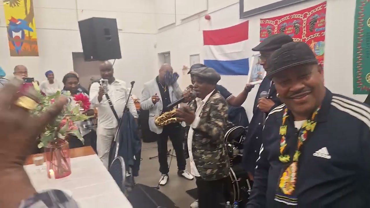 Errol Burger singi netie van Elvis van Funmasters