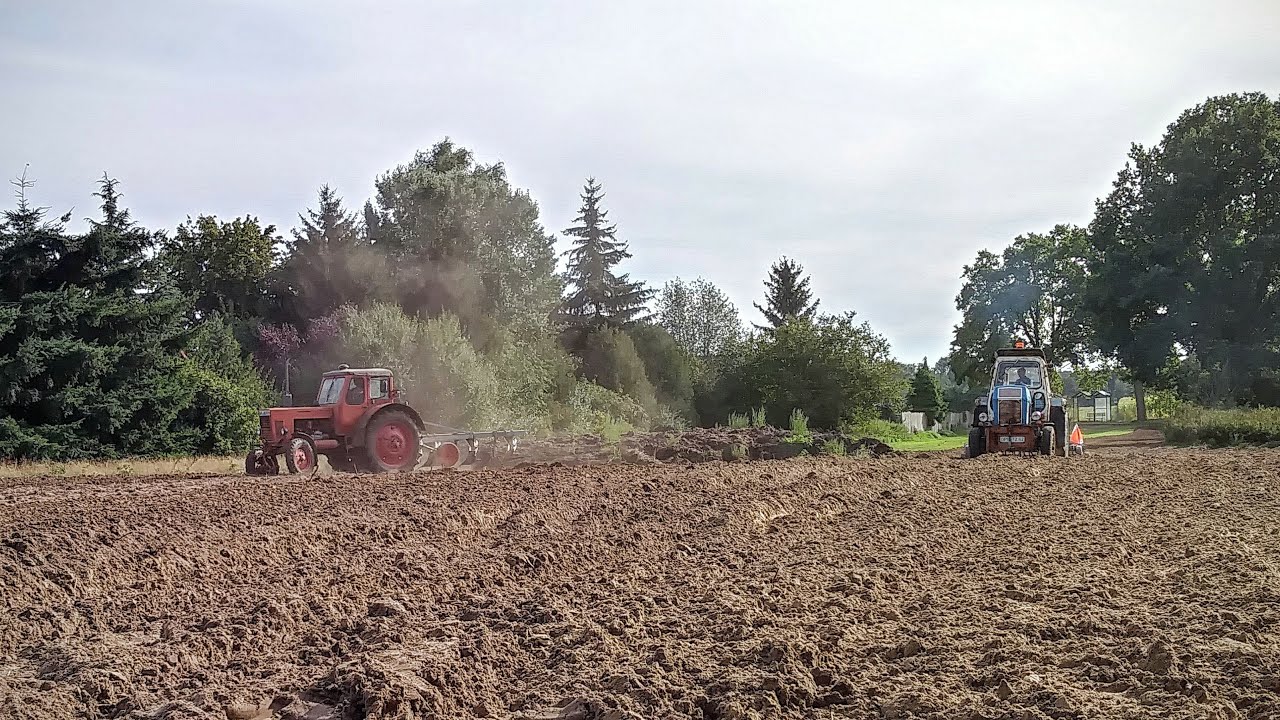 Belarus MTS 50 und Fortschritt ZT 300C in der Bodenbearbeitung