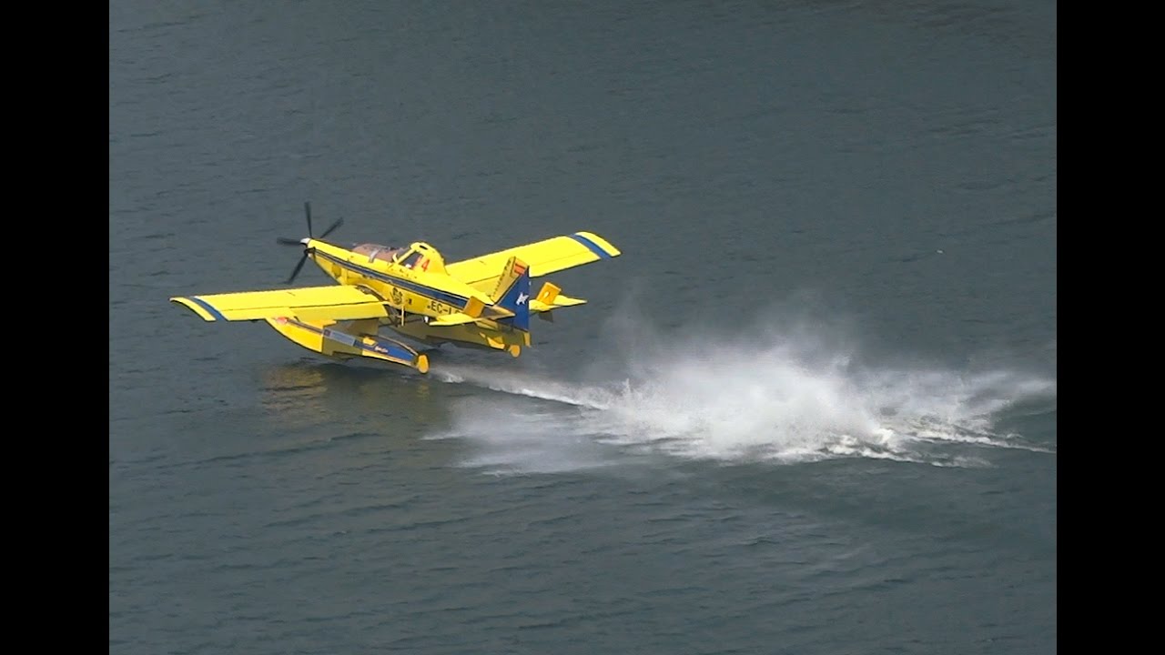 Avi&otilde;es Air Tractor Fire Boss firefighting