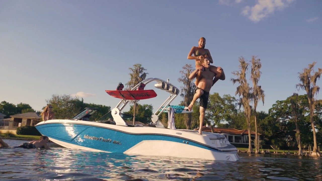2019 MasterCraft NXT22 - Review, Test Drive & Wakes