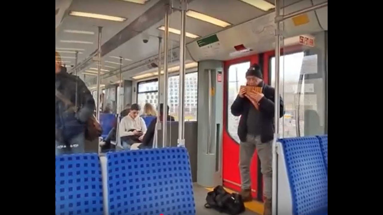 2025 02 21  S-Bahn zur  Wilmersdorfer mit Panflöter....bei Minute 16:30....