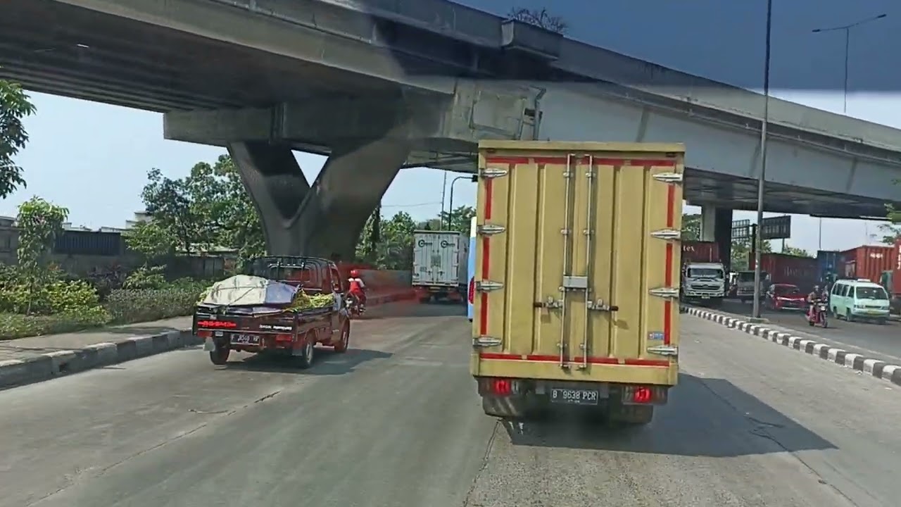 di pelabuhan tanjung priok macet parah