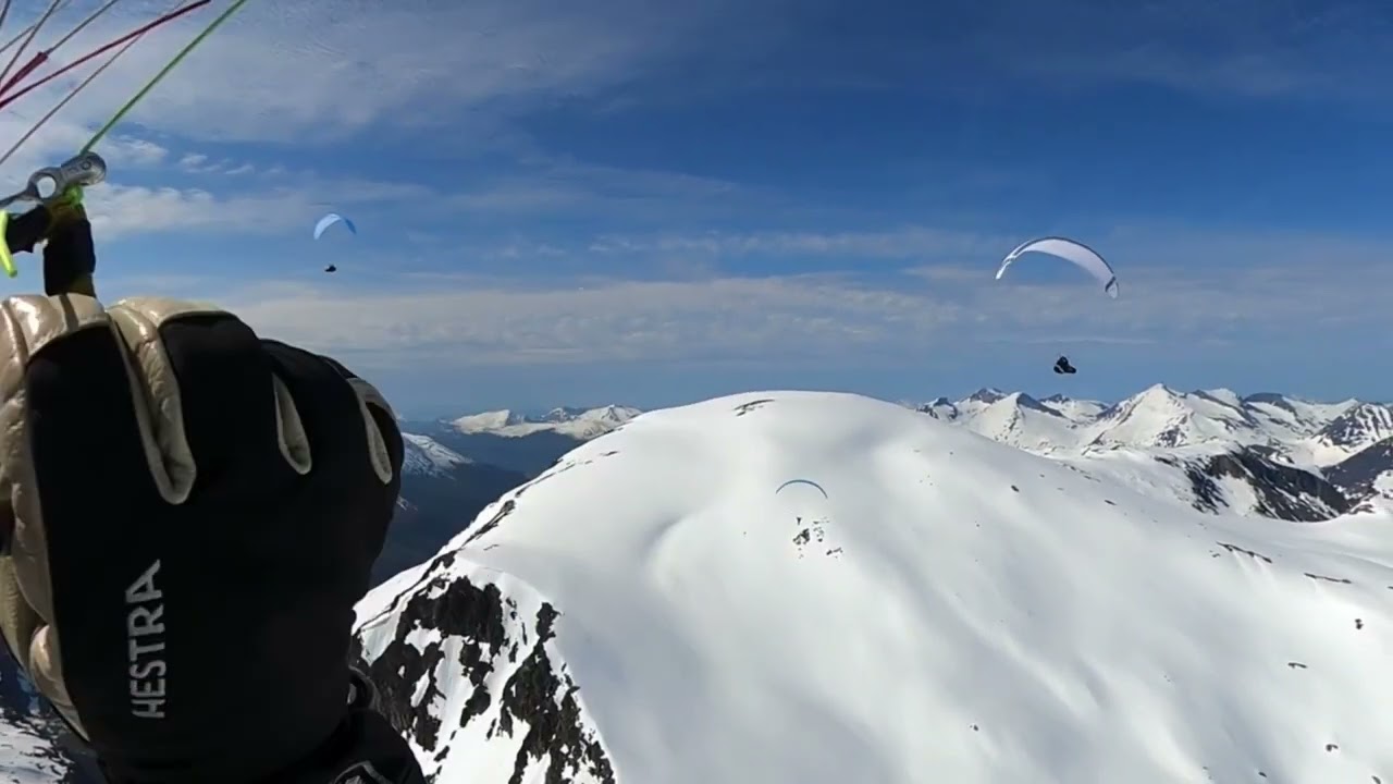 Paragliding Åndalsnes and Isfjorden in Norway. Epicness overload!!