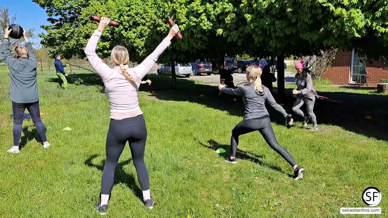 Funktionelles Zirkeltraining von Sebastian Finis beim Fitness & Yoga Camp