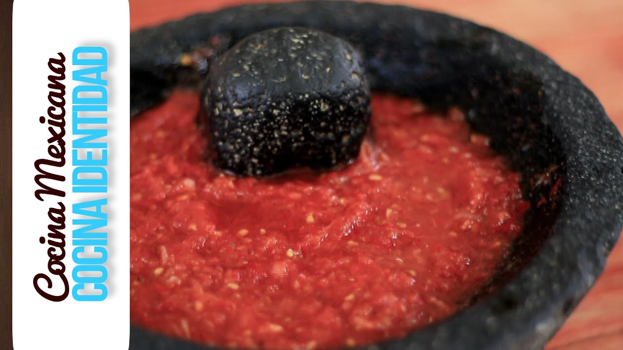 Cómo hacer salsa roja en molcajete. Receta de Salsa Roja. Salsa Mexicana. Yuri de Gortari