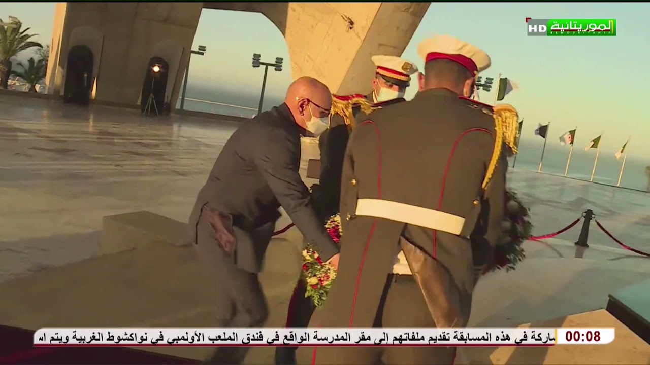 زيارة رئيس الجمهورية لمقام الشهيد بالجزائر