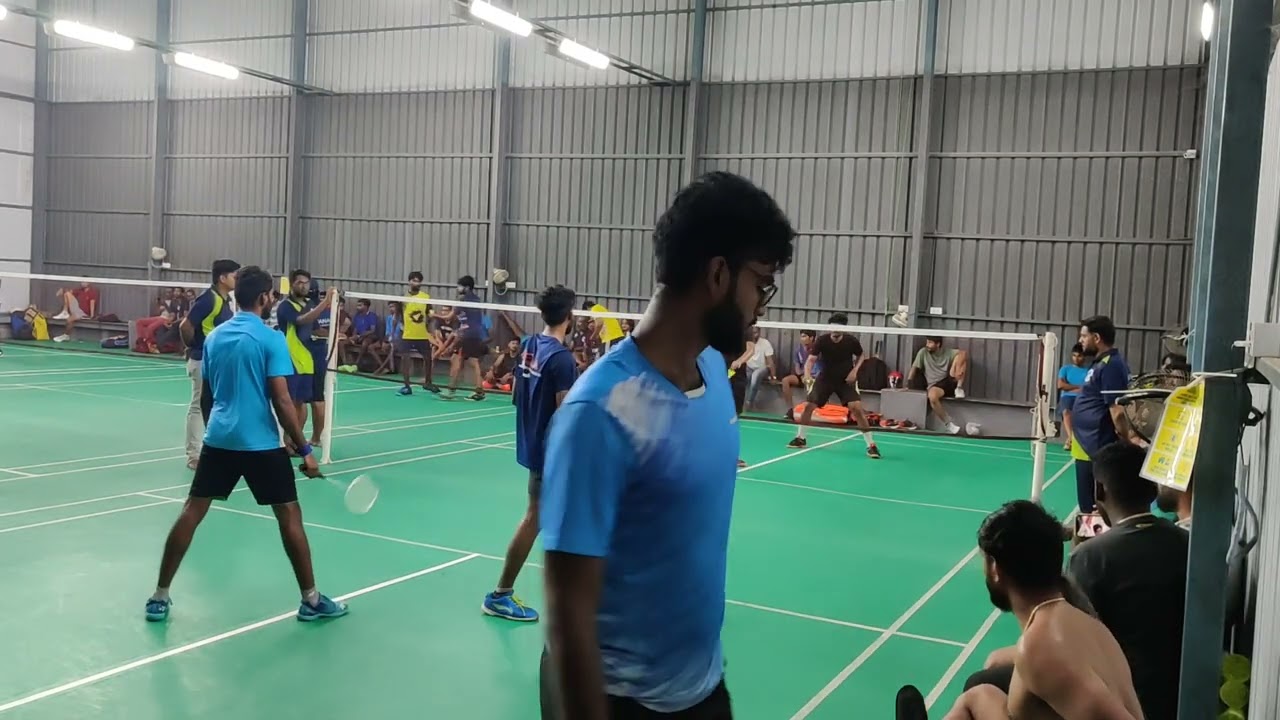 Mani / Karthik vs Mukkesh / Gopal @ Asiana Badminton Academy Tournament