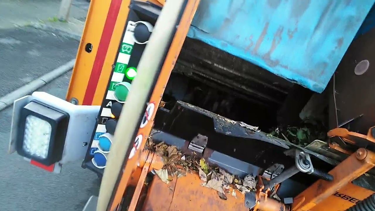 Binning Wakefield - ( Garden Waste Collection ) GARBAGE Collection UK