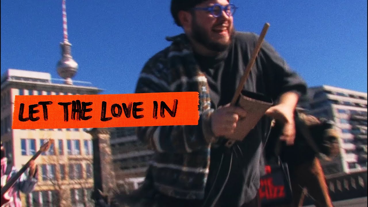 Tolstoys &ndash; Let The Love In