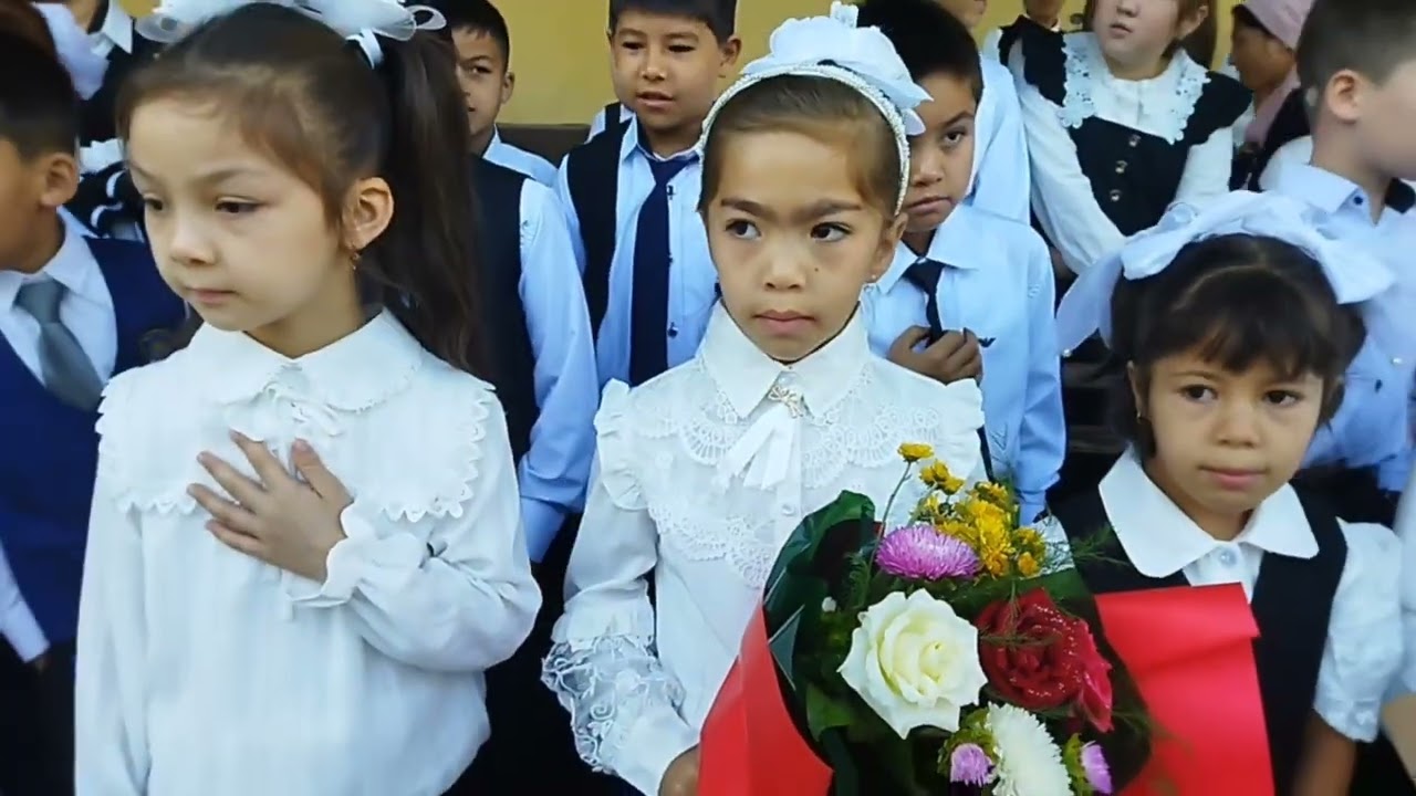 “Bilimlar kuni” muborak! Maktabga ilk qadamlar, qo’ng’iroq ovozi, yangi do’stlar.
