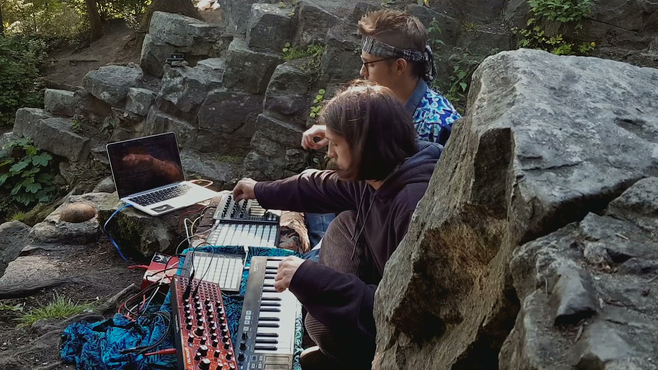 Riyoon & Pshiuu — Berlin Waterfall Session | Groovy Downtempo