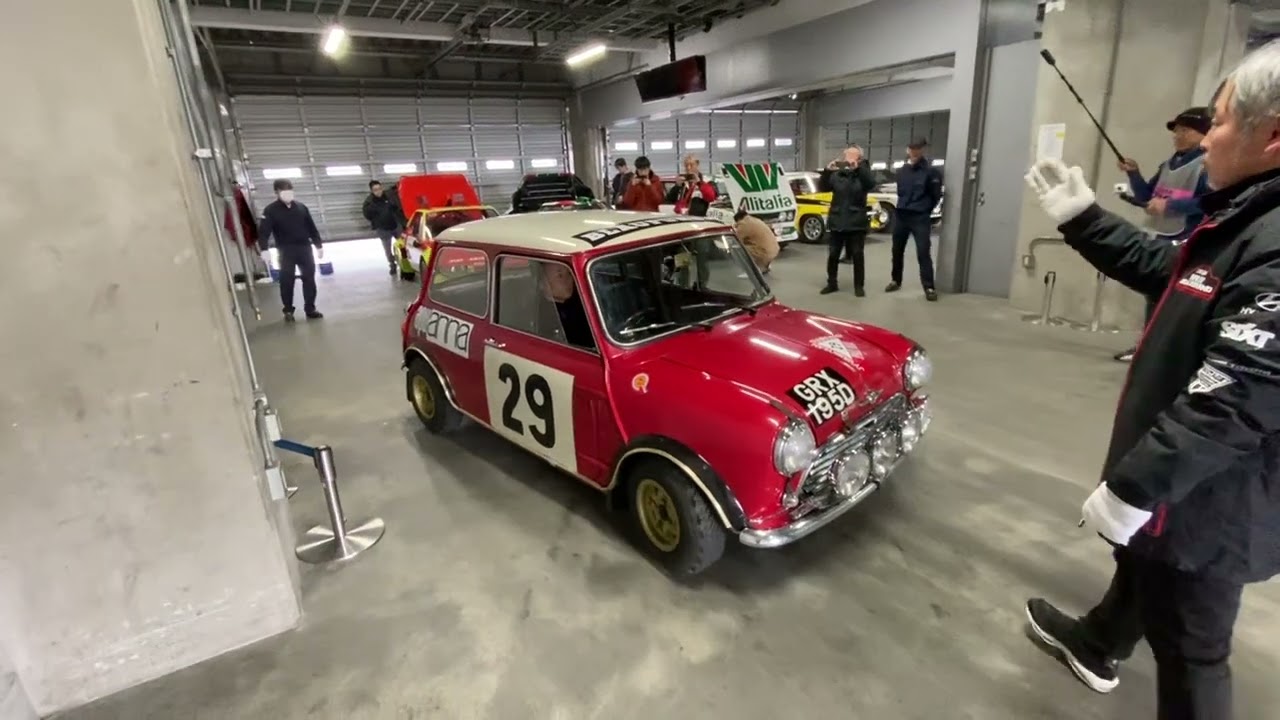 ミニクーパー　車庫入れ