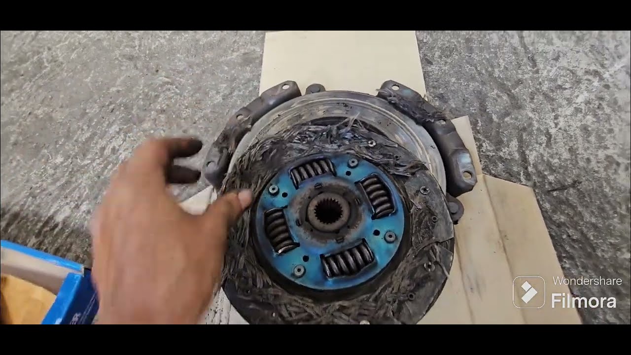 L300 EURO IV.  clutch sliding &how to replace pilot bearing?(by jess Automotive)