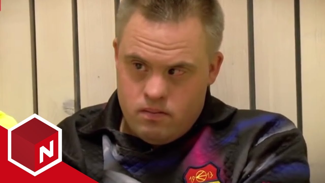 Hans og BUL Fotball trener til julecupen | Tangerudbakken | discovery+ Norge