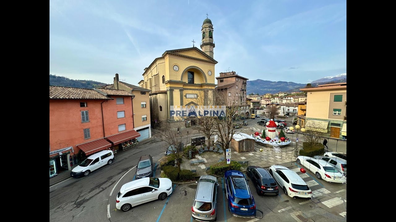 Trilocale da ristrutturare in piazza a Leffe