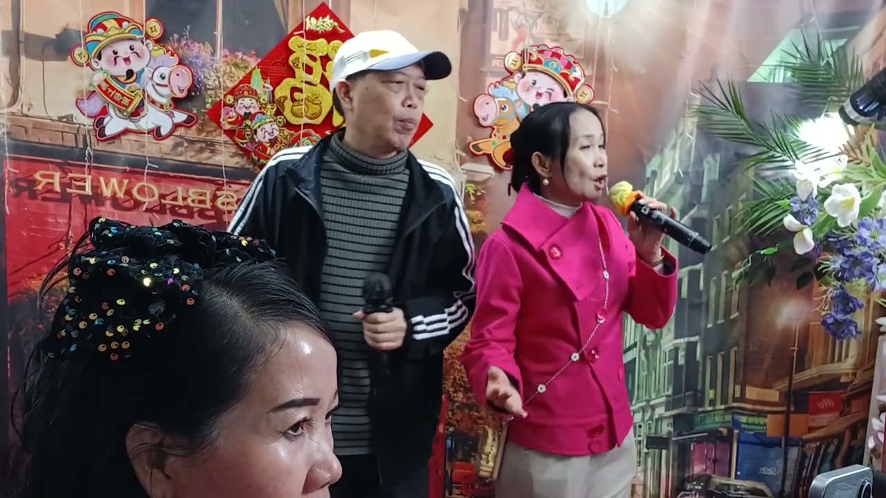 2026年3月1日 向日葵歌唱館 小白兔+摩利士 合唱 (風的季節) 梅艷芳 的歌曲。