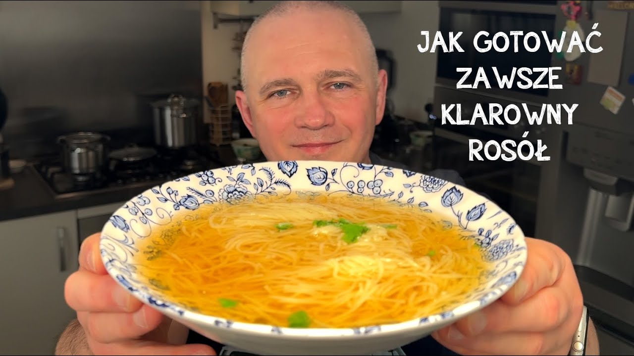 Jak gotować zawsze klarowny rosół. Jest tylko jedna zasada!