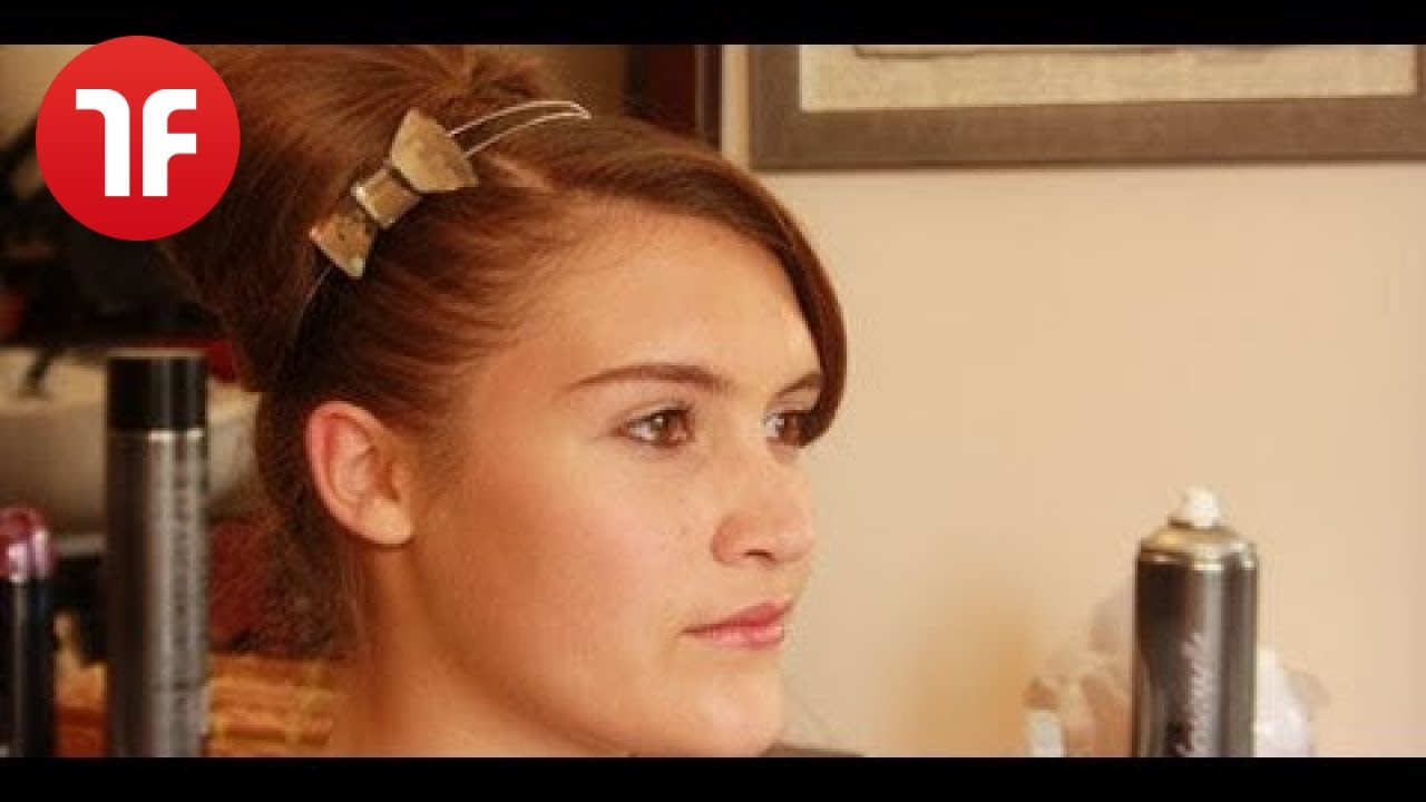 Comment réussir un chignon façon Brigitte Bardot ?
