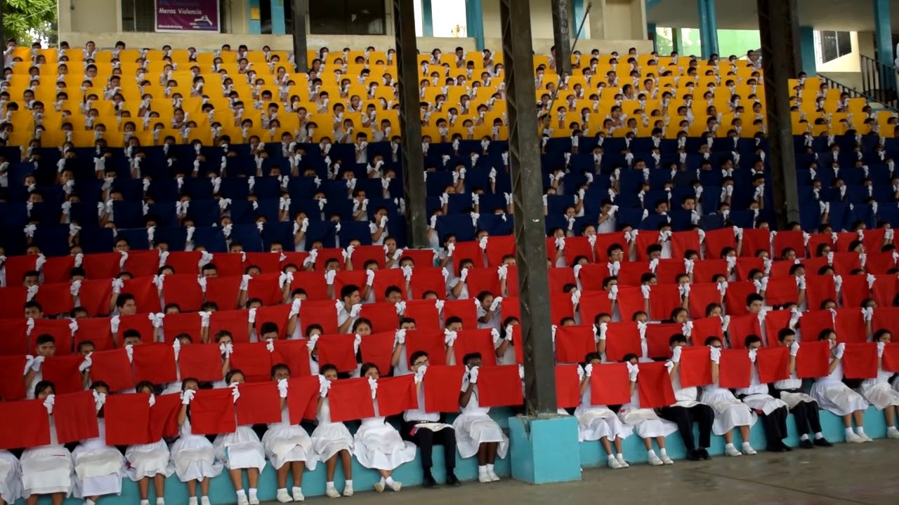Himno Nacional del Ecuador - Pizarra Humana Dolores Sucre