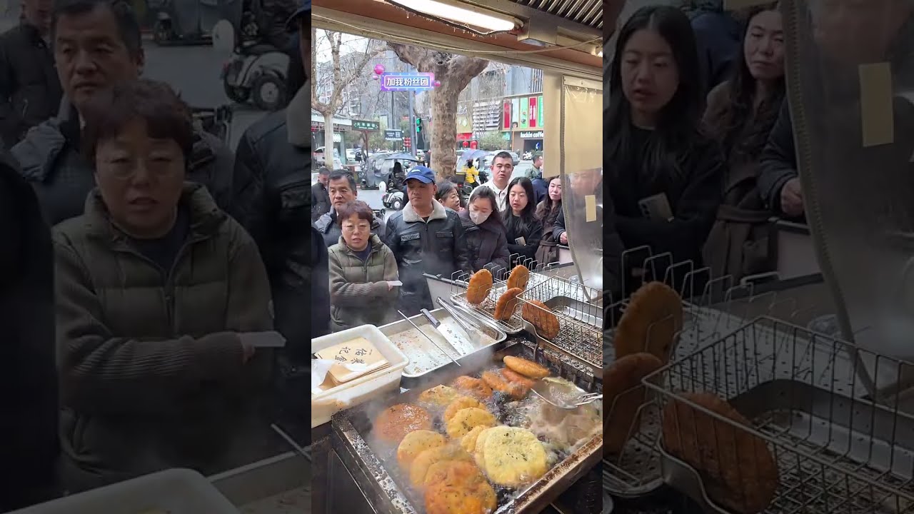 Enjoying delicious food - 纵览美食直播
